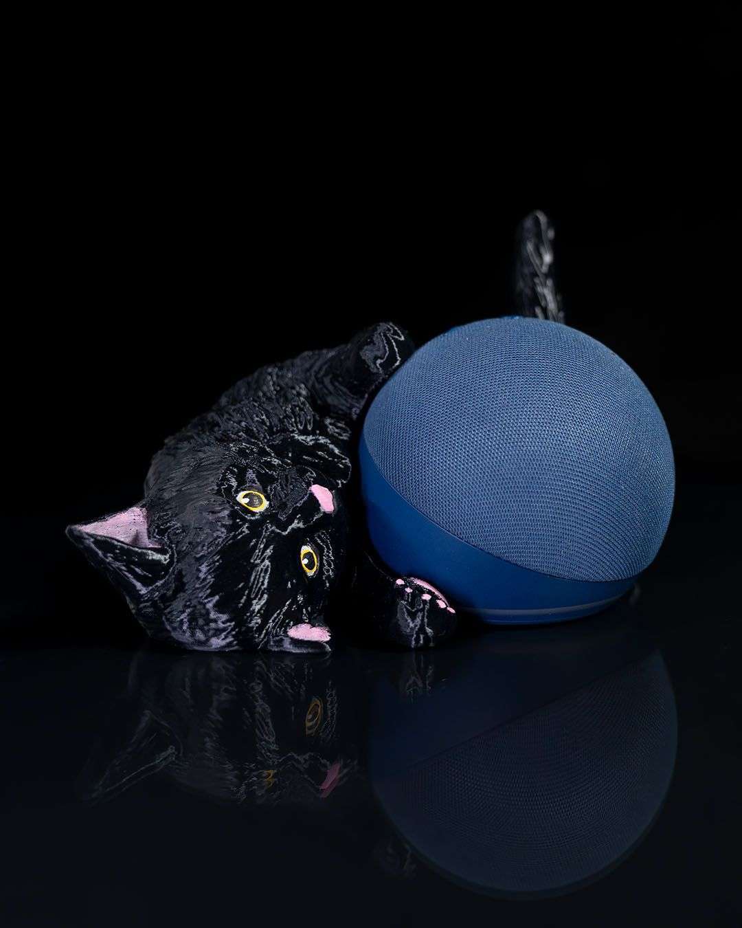 Cat_and_Yarn_Echo_Dot_Holder_1_384df70123.jpg - 3D Print portaal